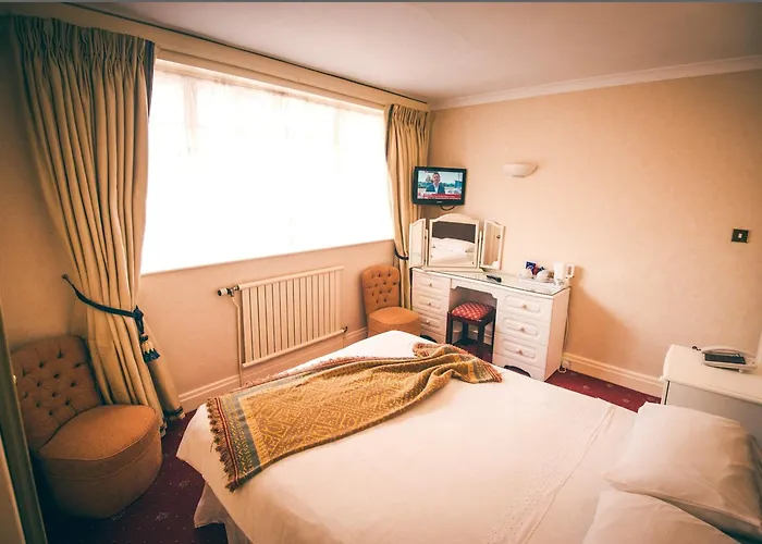 Stafford 2* Saint Helier Jersey